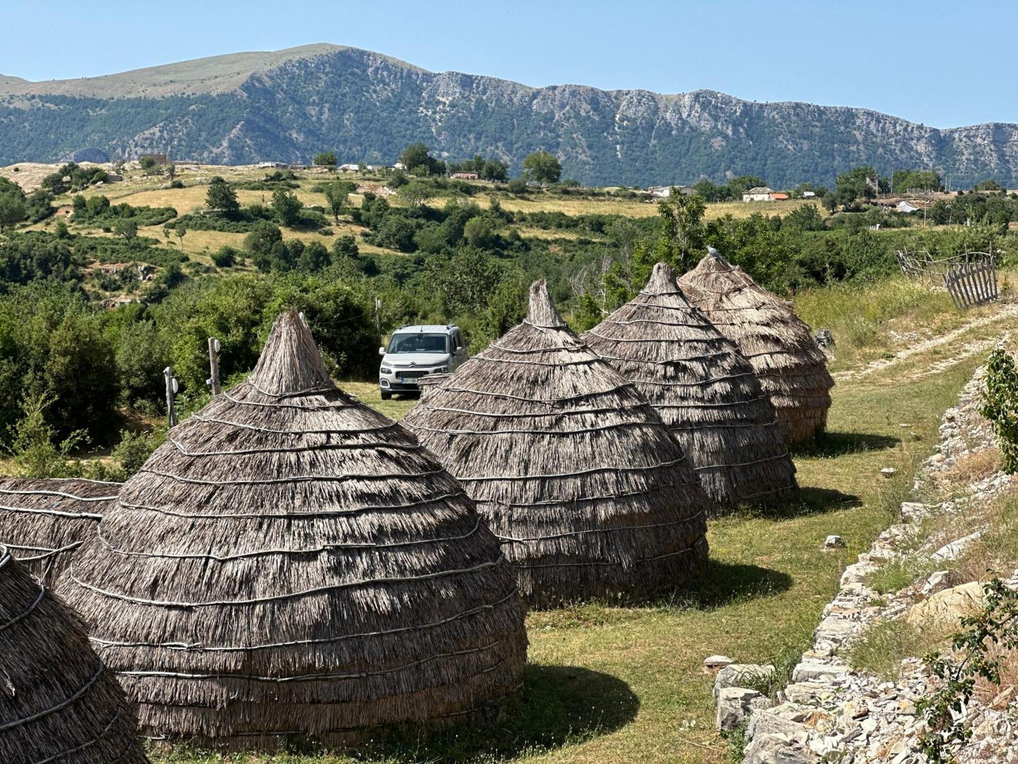 Hotel Camping Lekdushi - Shehu Tepelene Exterior foto