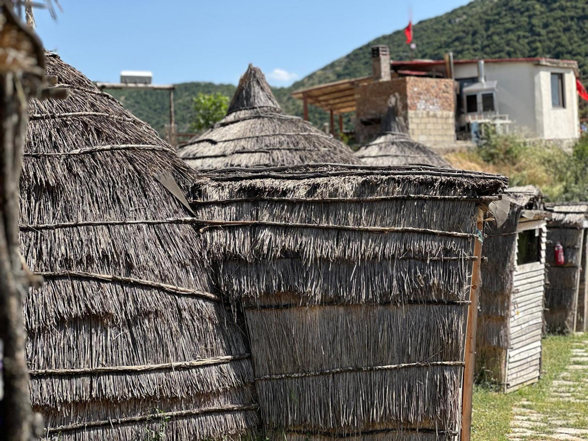 Hotel Camping Lekdushi - Shehu Tepelene Exterior foto